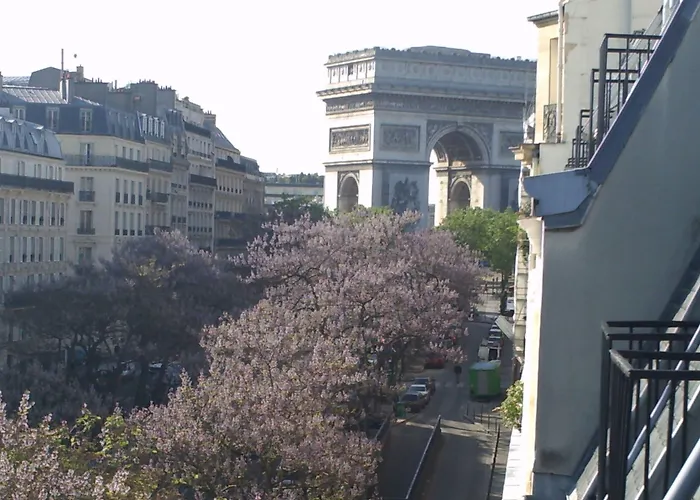 ELSA, Hôtel Parijs